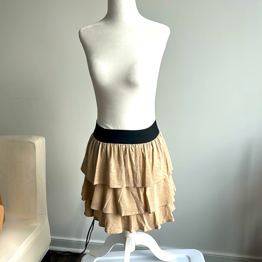 Gold three tiered skirt 🌟👑